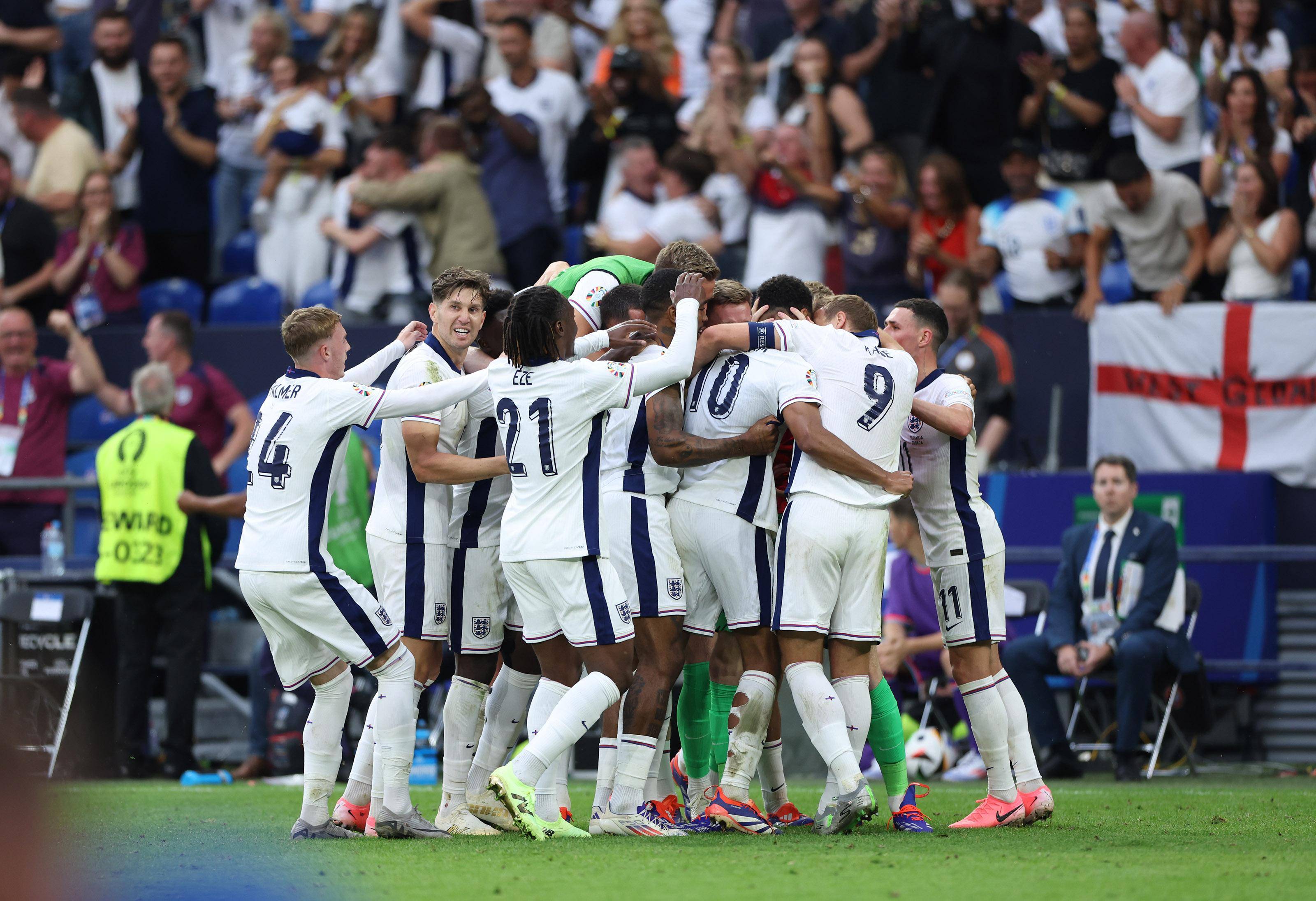 关于欧洲足球俱乐部与亚洲俱乐部对决，赛场上的精彩瞬间让人沉醉的信息