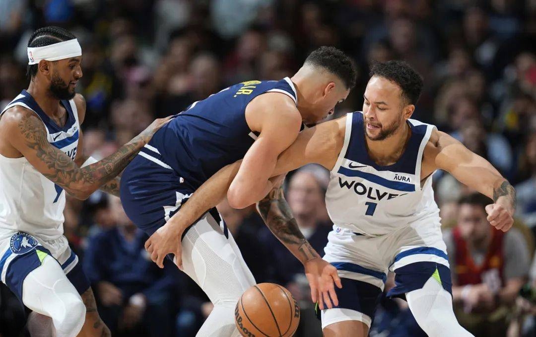 勇士主场大胜掘金，继续领跑西部榜首的简单介绍