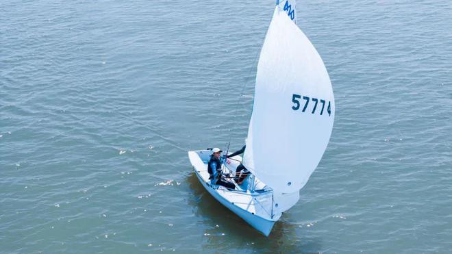 新西兰运动员在帆船比赛中创造佳绩