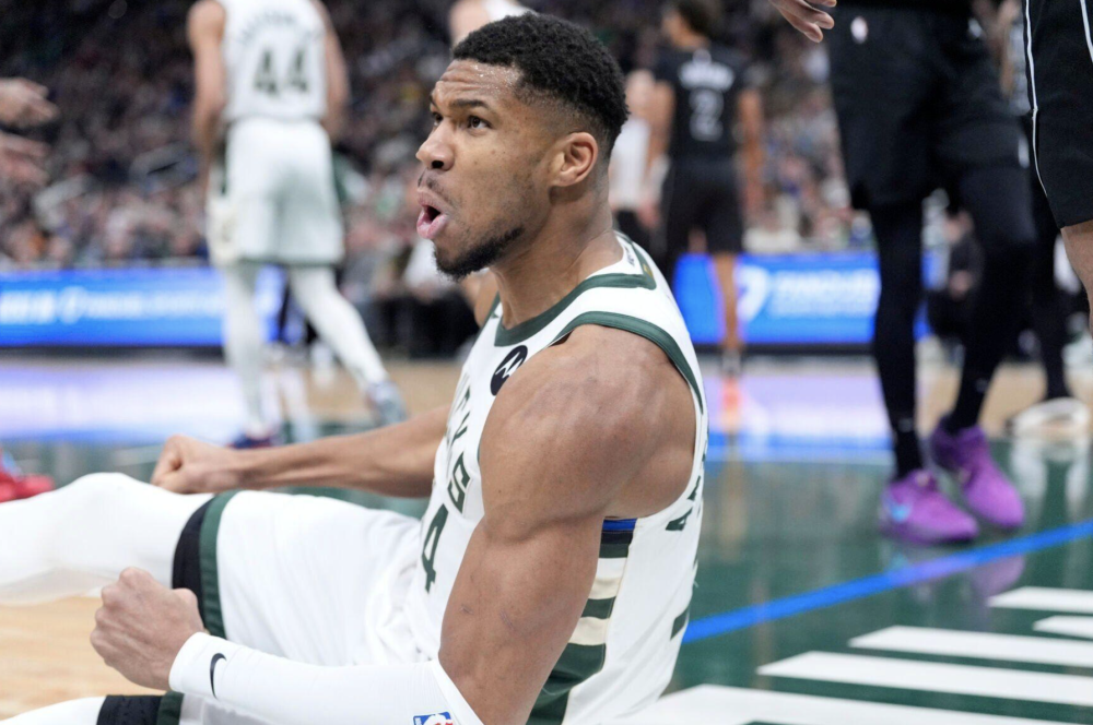 篮网惊艳全场，逆转取胜助攻爆棚，雄鹿逆转取胜！