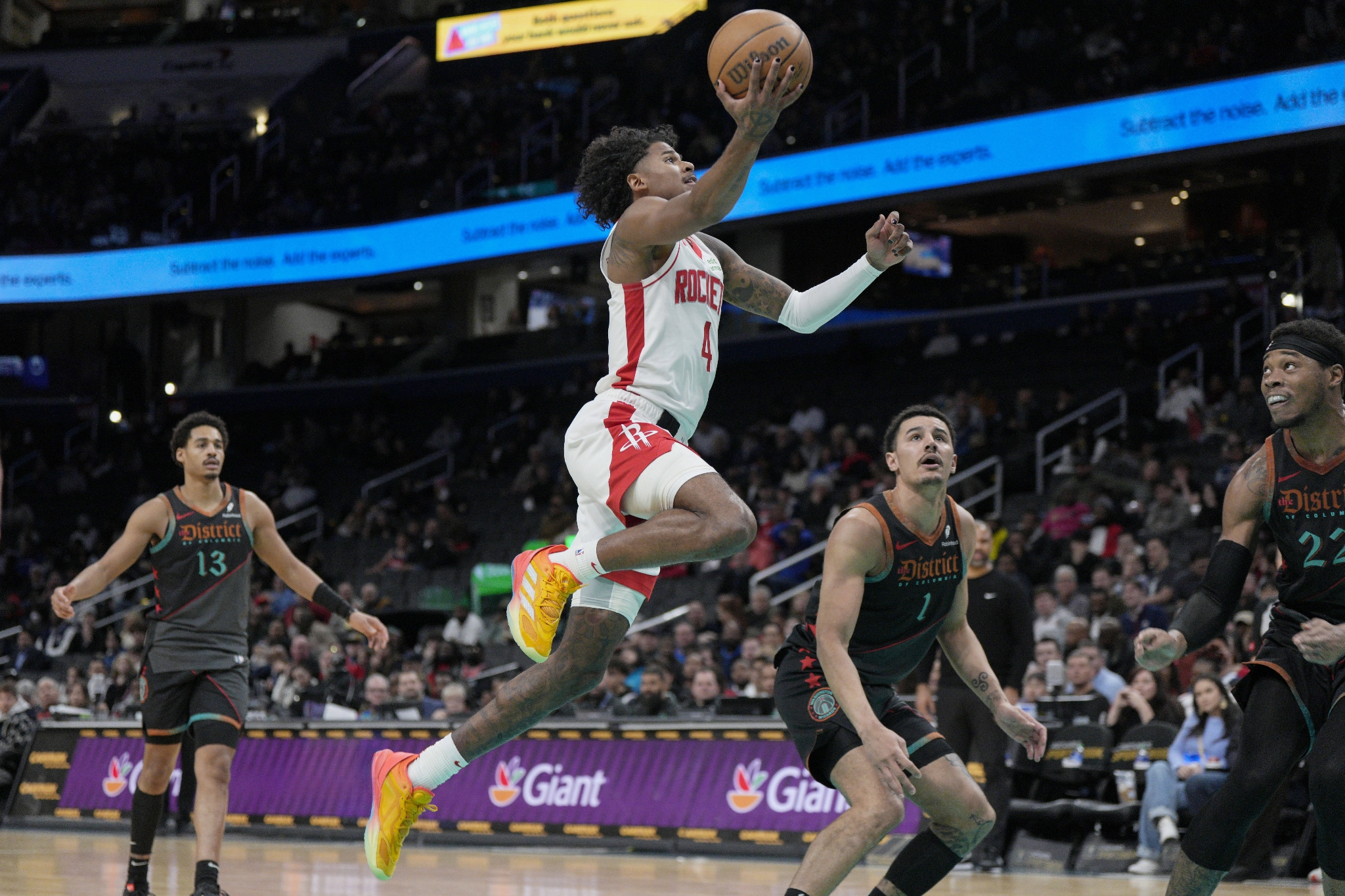 国王狂砍连续三场30+分，球队未来可期迎来新赛季高光！